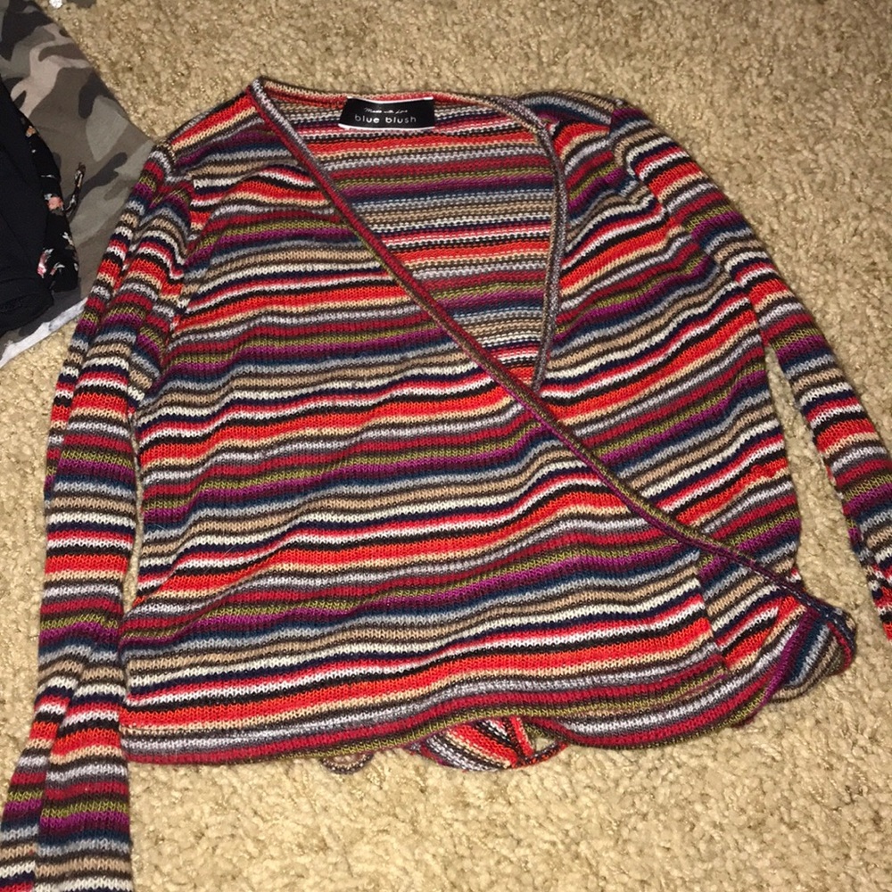 Long sleeve all around tie shirt